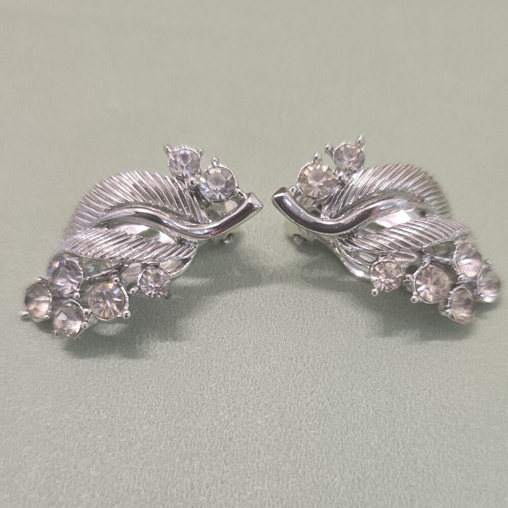 Vintage STAR Signed Clip On Earrings silver tone leaf with rhinestones 1 inch